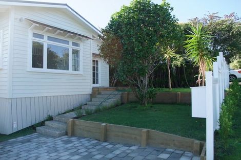 Photo of property in 2/52 Richmond Avenue, Northcote Point, Auckland, 0627