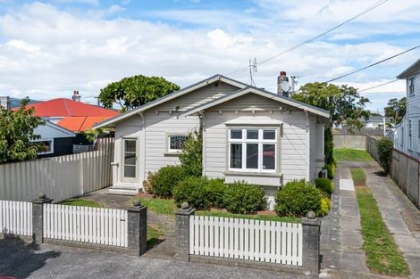 Photo of property in 8 Roxburgh Grove, Petone, Lower Hutt, 5012
