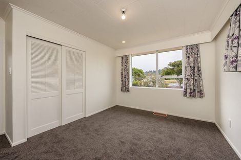 Photo of property in 37 Brightwater Crescent, Totara Park, Upper Hutt, 5018
