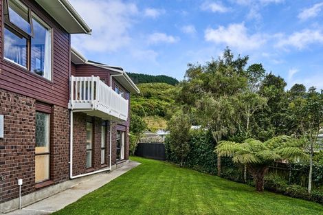 Photo of property in 5 Achilles Close, Tawa, Wellington, 5028