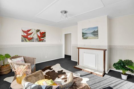 Photo of property in 117 Frankley Road, Frankleigh Park, New Plymouth, 4310