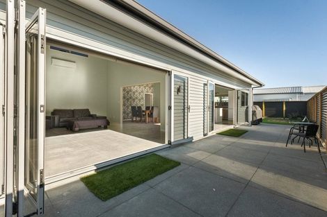 Photo of property in 6 Breaker's Crescent, Waihi Beach, 3611