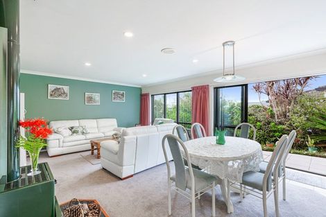 Photo of property in 4 Toledo Avenue, Henderson, Auckland, 0612