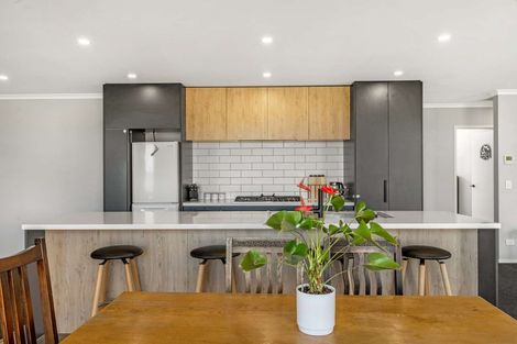 Photo of property in 2 Atutahi Street, Hurdon, New Plymouth, 4310