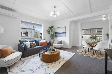 Photo of property in 14 Calvert Road, Moturoa, New Plymouth, 4310