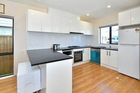 Photo of property in 10 Tapuwae Way, Mangere Bridge, Auckland, 2022