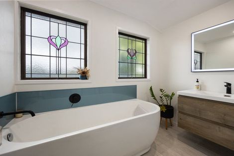 Photo of property in 43 Lachlan Drive, Dinsdale, Hamilton, 3204