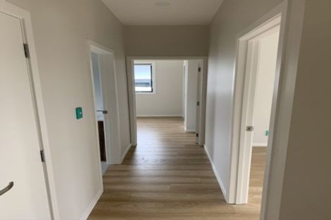 Photo of property in 5a Tawa Road, Te Atatu Peninsula, Auckland, 0610