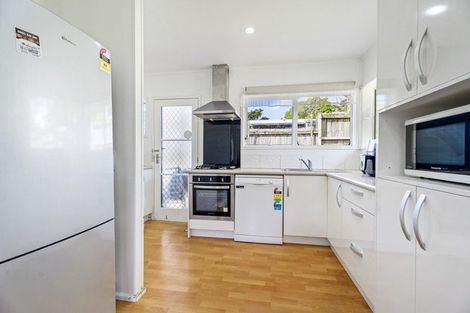 Photo of property in 2/43 Archers Road, Hillcrest, Auckland, 0629