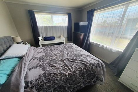 Photo of property in 6 Queenspark Drive, Parklands, Christchurch, 8083