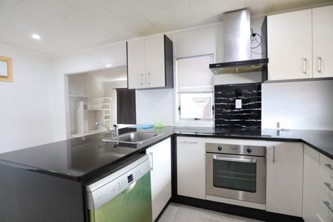 Photo of property in 12 Secretariat Place, Randwick Park, Auckland, 2105