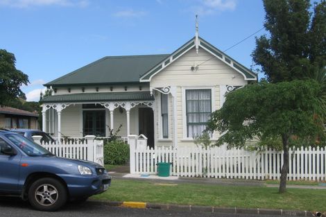 Photo of property in 2/11 Patuone Avenue, Devonport, Auckland, 0624