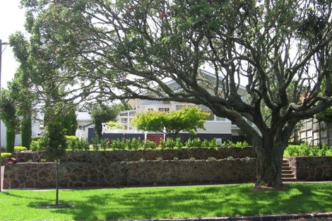 Photo of property in 28 Aratonga Avenue, Greenlane, Auckland, 1051