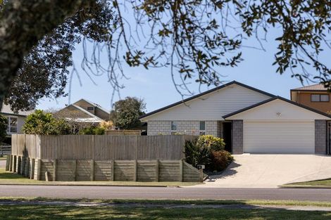 Photo of property in 20 Fishermans Drive, Coastlands, Whakatane, 3120