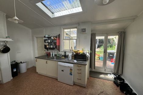 Photo of property in 19 Holloway Road, Aro Valley, Wellington, 6021