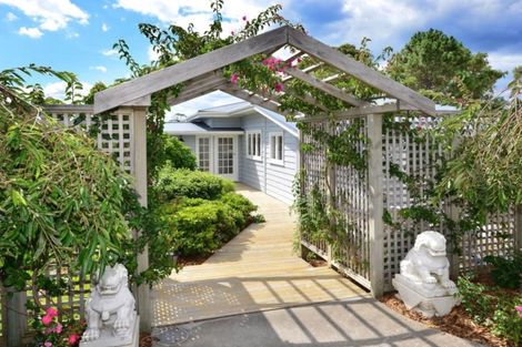 Photo of property in 14 Tiri Road, Manly, Whangaparaoa, 0930