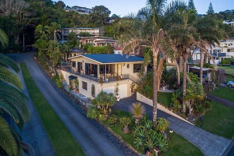 Photo of property in 75 De Luen Avenue, Tindalls Beach, Whangaparaoa, 0930