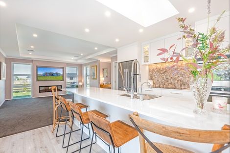 Photo of property in 61 Hartwell Drive, Kelvin Grove, Palmerston North, 4470