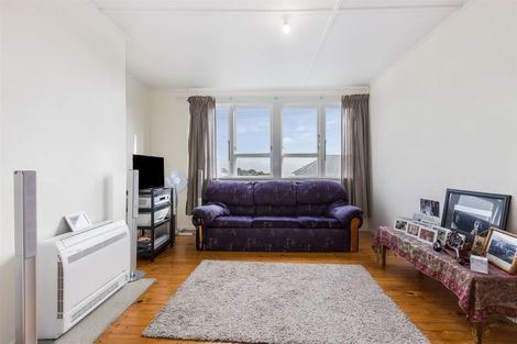 Photo of property in 1b Durham Street, Cannons Creek, Porirua, 5024