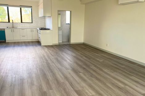Photo of property in 8/218 Rosebank Road, Avondale, Auckland, 1026