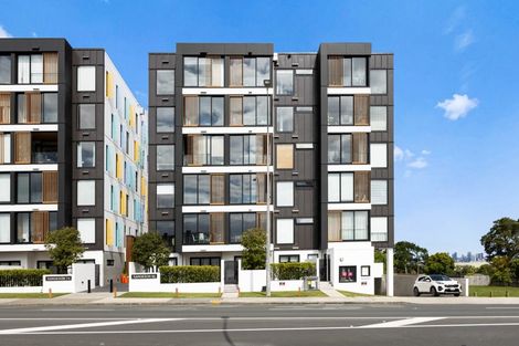 Photo of property in Frank Sargeson Apts, 204/80 Anzac Street, Takapuna, Auckland, 0622