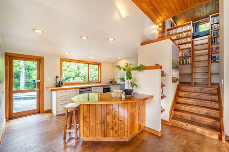 Photo of property in 1151 Paekakariki Hill Road, Paekakariki Hill, Porirua, 5381