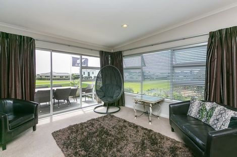 Photo of property in 3 Sampson Avenue, Waiwhakaiho, New Plymouth, 4312