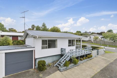 Photo of property in 1/42 Reynella Drive, Massey, Auckland, 0614