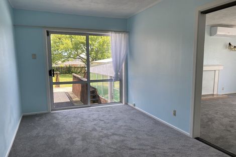 Photo of property in 10 Strid Road, Te Atatu South, Auckland, 0610