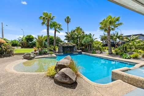 Photo of property in 2 Sandhurst Drive, Papamoa Beach, Papamoa, 3118