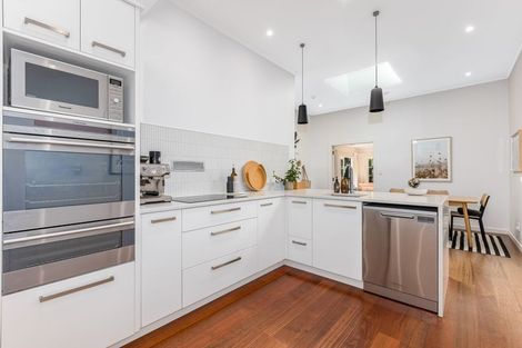 Photo of property in 4 Totara Street, Eastbourne, Lower Hutt, 5013