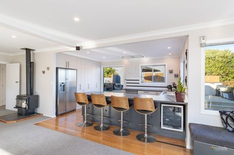 Photo of property in 60 Korokoro Road, Korokoro, Lower Hutt, 5012