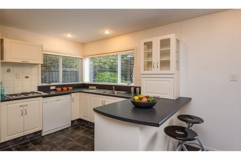 Photo of property in 27 Highfield Place, Avonhead, Christchurch, 8042