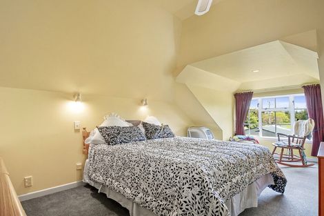 Photo of property in 23 Taupaki Road, Taupaki, Henderson, 0782