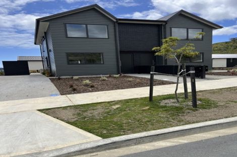 Photo of property in 6 Turtleback Avenue, Whitby, Porirua, 5024