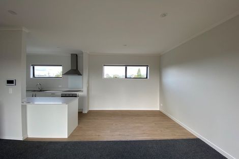 Photo of property in 6/5 Peachgrove Road, Te Atatu Peninsula, Auckland, 0610