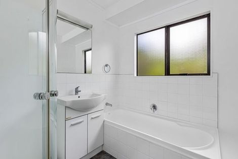 Photo of property in 2/63 Rodney Street, Wellsford, 0900