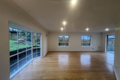 Photo of property in 3a Christina Avenue, Te Atatu South, Auckland, 0602