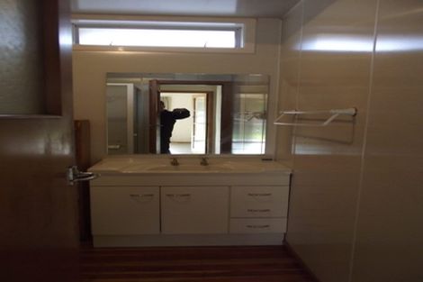 Photo of property in 3 Dunmail Way, Newlands, Wellington, 6037