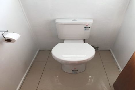 Photo of property in 21 Edgewater Drive, Pakuranga, Auckland, 2010