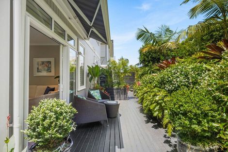 Photo of property in 17 Landmark Terrace, Orewa, 0931
