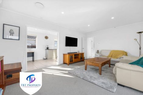 Photo of property in 2 Gambare Place, Wattle Downs, Auckland, 2103