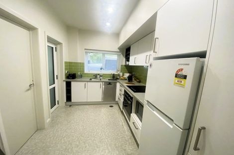 Photo of property in Fountain Court, 9/48 Oriental Parade, Oriental Bay, Wellington, 6011