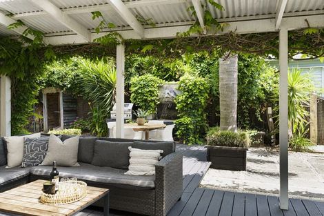 Photo of property in 1 Latham Street, Napier South, Napier, 4110