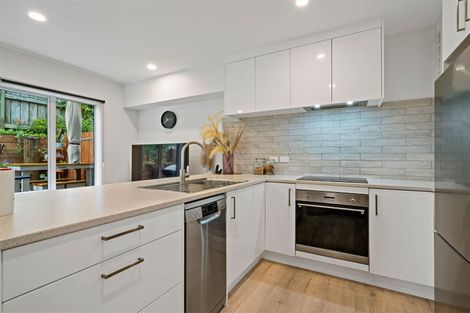 Photo of property in 12/30 John Jennings Drive, Oteha, Auckland, 0632