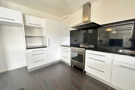 Photo of property in 77 Kahu Road, Fendalton, Christchurch, 8041