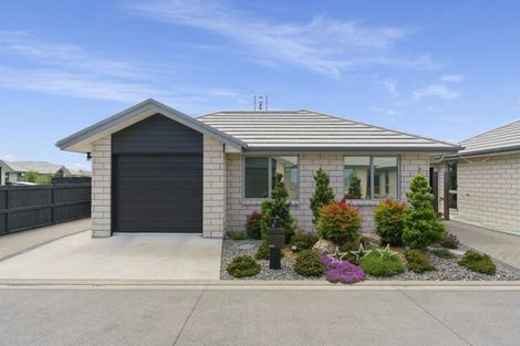 Photo of property in 1 Lance Way, Papamoa, 3118