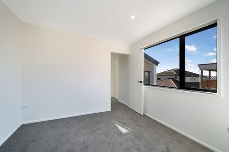Photo of property in 9/1 Waters Place, New Lynn, Auckland, 0600