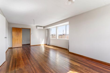 Photo of property in 52a Portman Road, Mount Wellington, Auckland, 1060