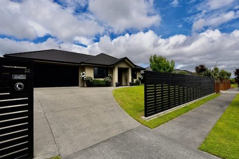 Photo of property in 32 Rosalie Terrace, Kelvin Grove, Palmerston North, 4414